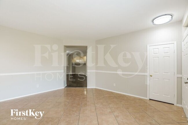 Building Photo - 5616 S 55th Ln