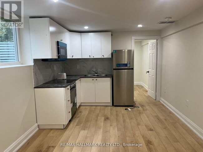 Building Photo - 30 Gatcombe Cir