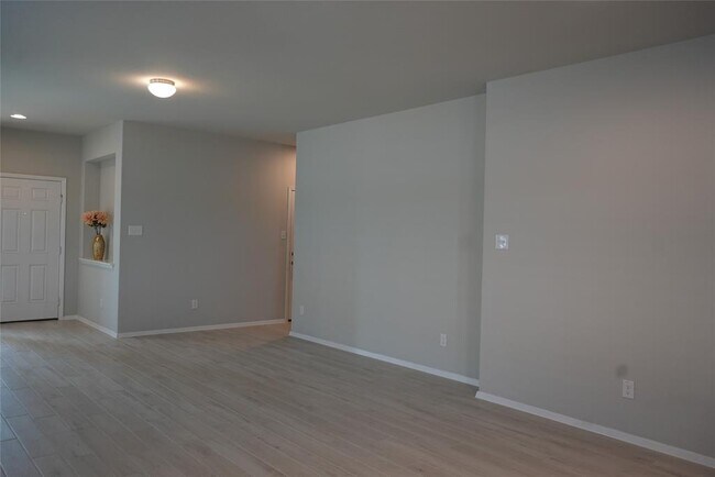 Building Photo - 11700 Murano Dr