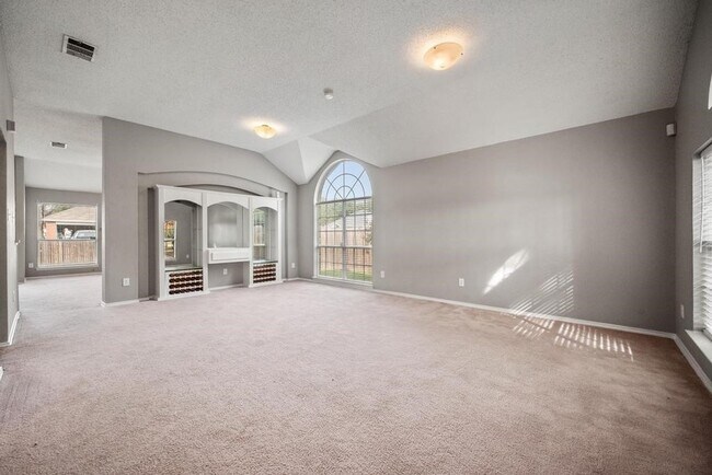 Foto del edificio - 7700 Glenoaks Dr