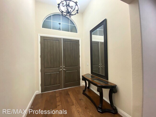 Building Photo - 4 br, 3 bath House - 8370 Split Rock Trail
