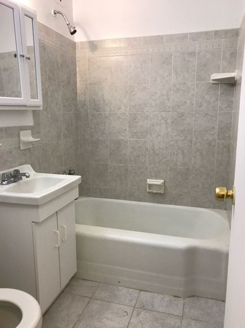 Foto del edificio - 246 E 24th St