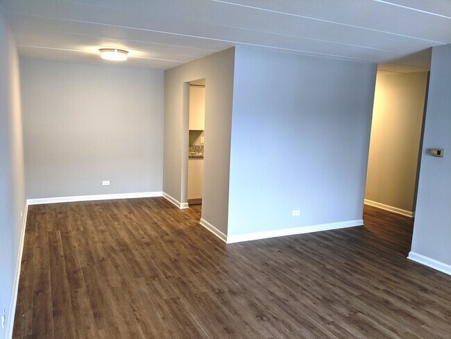 Building Photo - 1 Renaissance Pl