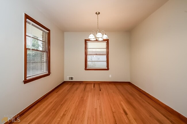 Building Photo - 1741 Flintwood Dr SE