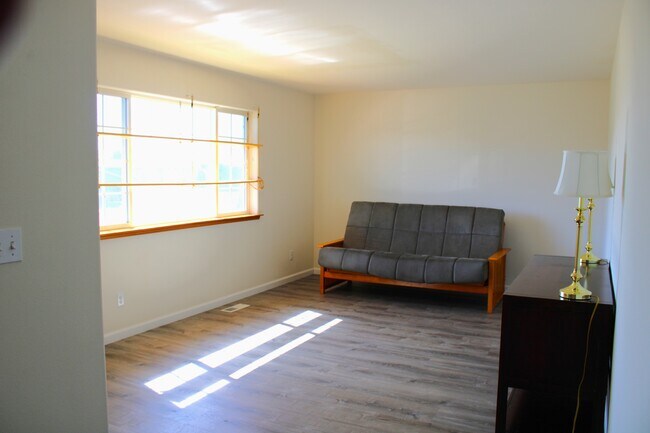 Foto del edificio - 808 Poplar Ave