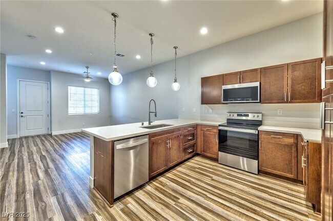 Building Photo - 6434 Spring Jog St