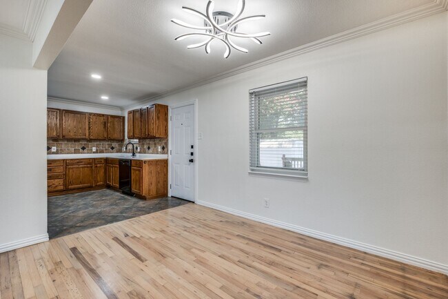 Foto del edificio - Minutes to Downtown Dallas, this beautiful...