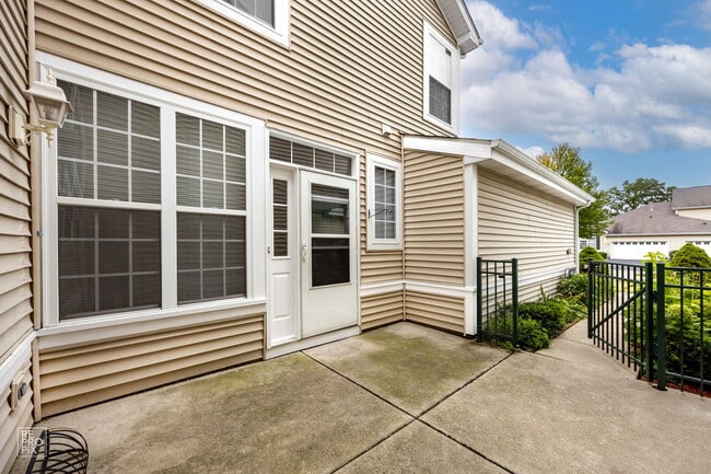 Building Photo - 1475 Remington Ln