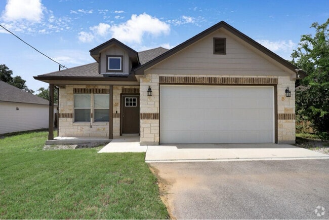 Building Photo - 156 Remington Rd