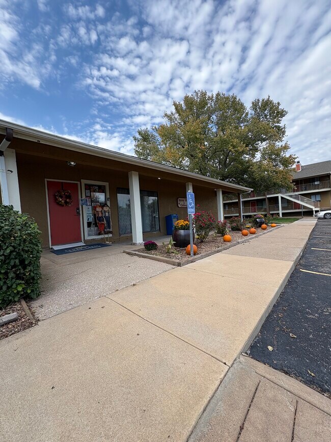 Oficina - Cedar Lakes Apartments