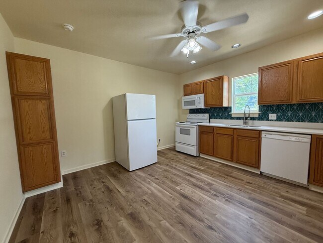 Foto del edificio - Up and Coming in Taylor!!