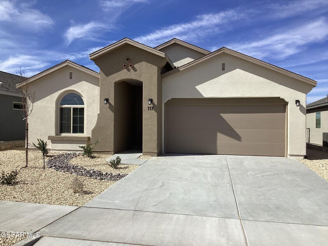 117 Monteine Trail House Rental in Santa Teresa, NM