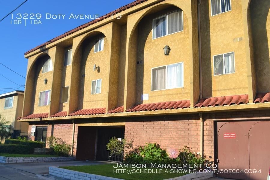 Primary Photo - 13229 Doty Ave