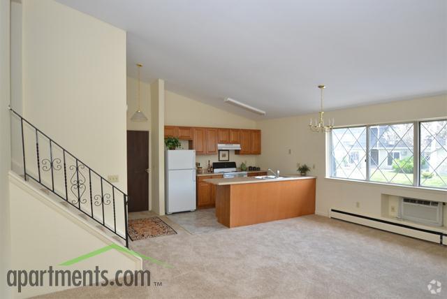 2 habitaciones dividido en el nivel de - Camelot Square Apartments