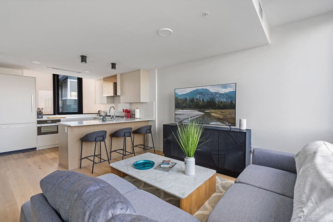 Building Photo - 2366 Birch St