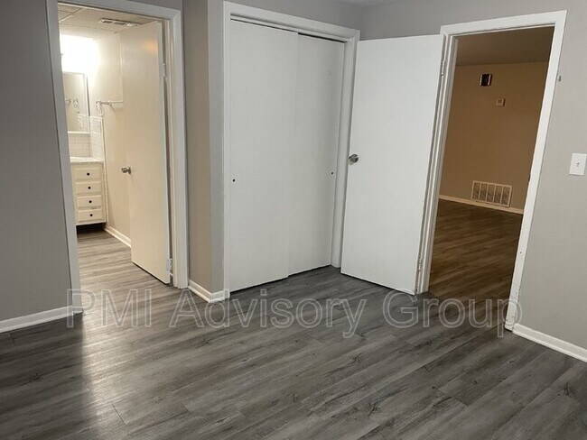 Foto del edificio - 2021 SW Mission Ave