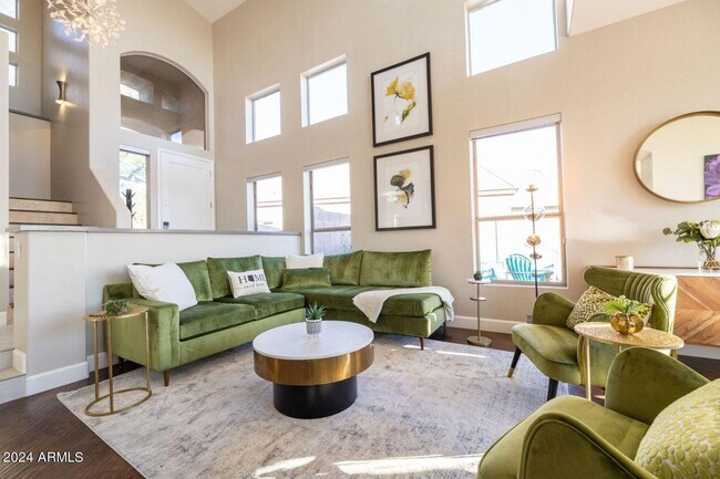 Foto del edificio - 3055 N Red Mountain