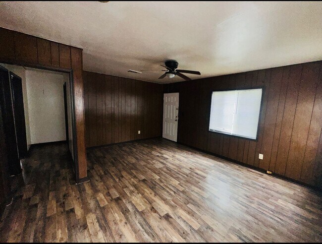 Building Photo - 3 bed 2 bath on corner lot in Temple, Texas