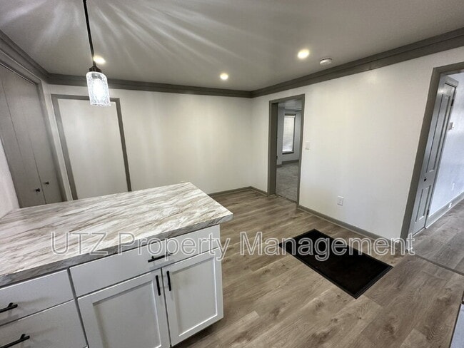 Building Photo - 24 Manchester Ave