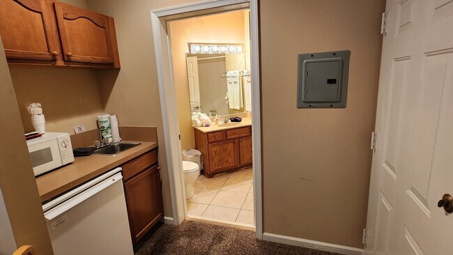 Foto del edificio - 8403 Mulligan Cir