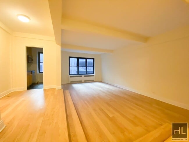 Building Photo - EAST 56 STREET