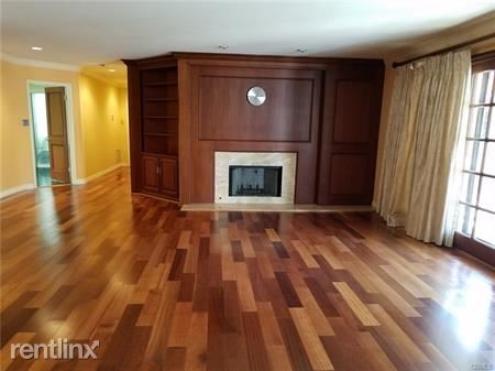 Building Photo - 4 br, 3 bath House - 1235 Oakwood Dr
