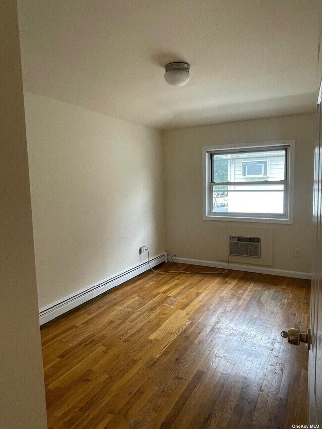 Foto del edificio - 172-25 128th Ave