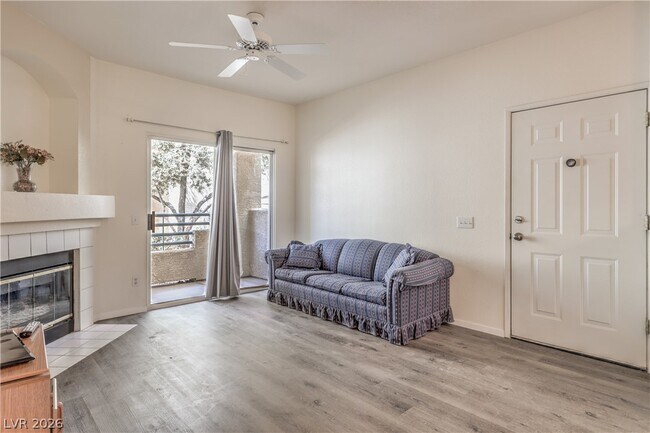 Foto del edificio - 5415 W Harmon Ave