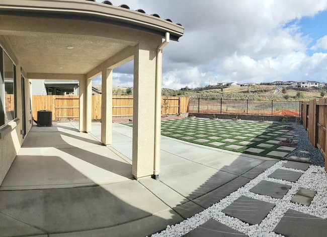Building Photo - 4586 Butterfly Ridge Dr
