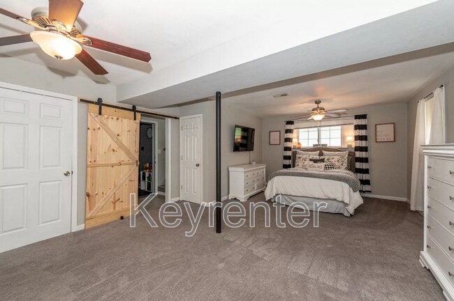 Foto del edificio - 2152 Ridgecrest Dr