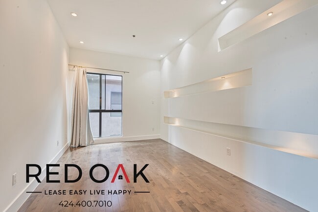 Foto del edificio - 8811 Burton Wy