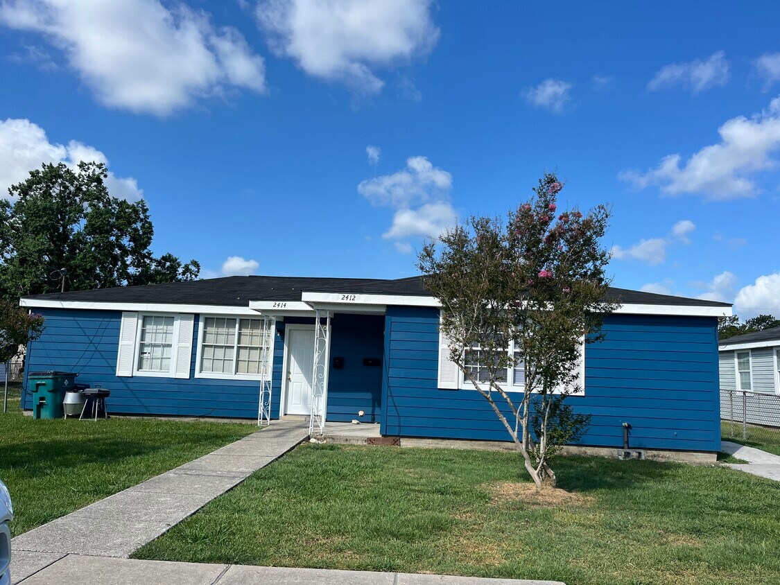 Primary Photo - 2412 Rose Dr