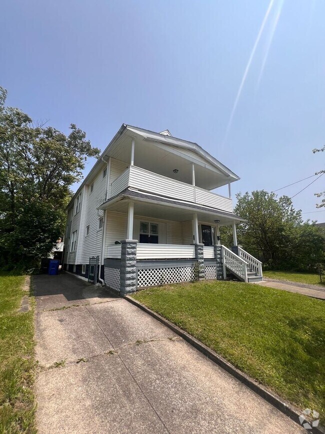 Building Photo - 4275 E 114th St