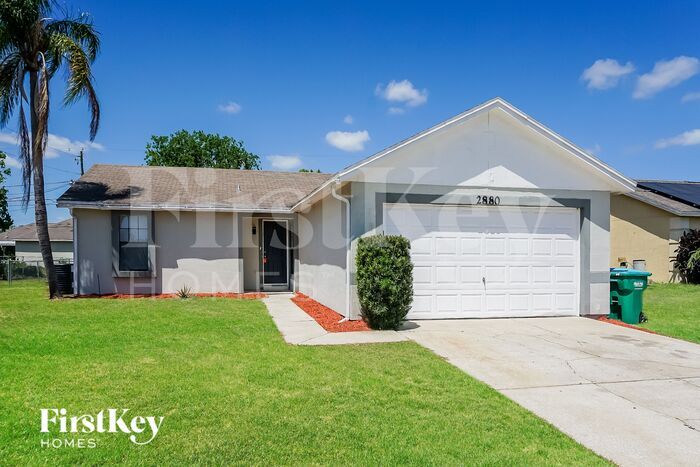 Foto principal - 2880 Beal St