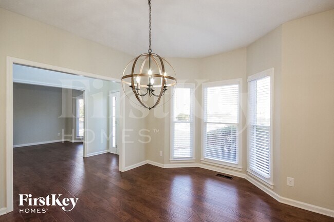 Building Photo - 3511 Wellsley Dr