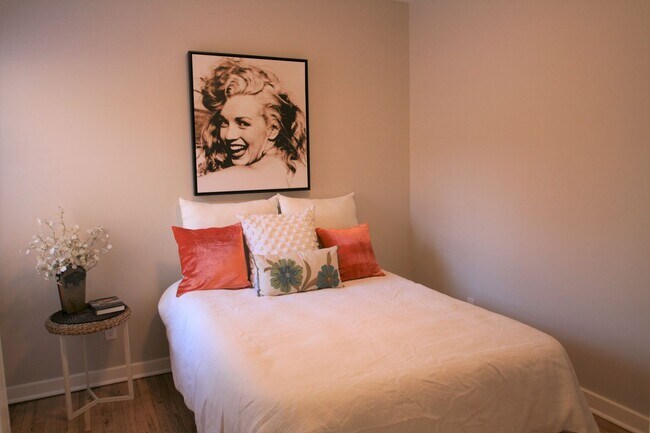 Foto del edificio - Cozy 2 bedroom brick home!!