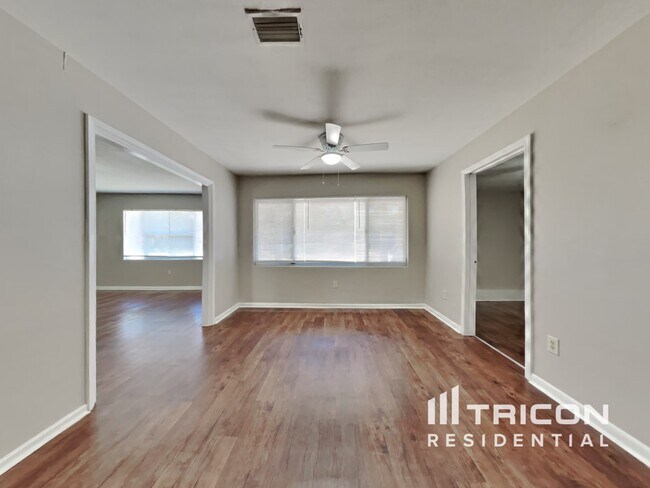 Building Photo - 1604 Clark Street Clearwater FL