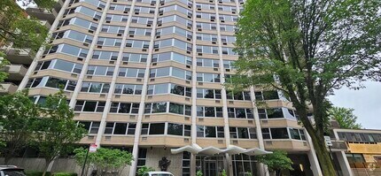 Building Photo - 555 W Cornelia Ave