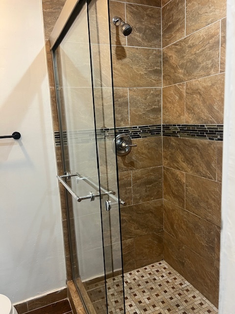 Tile Shower - 3793 1/2 S Centinela Ave