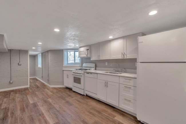 Foto del edificio - 4645 Newland St