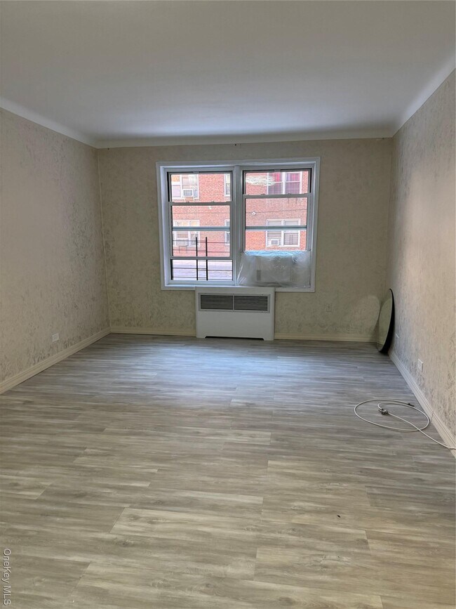 Foto del edificio - 99-41 64th Ave