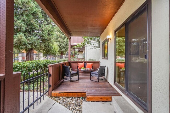 Building Photo - 436 Costa Mesa Terrace