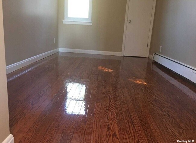 Building Photo - 10 Mechanic St