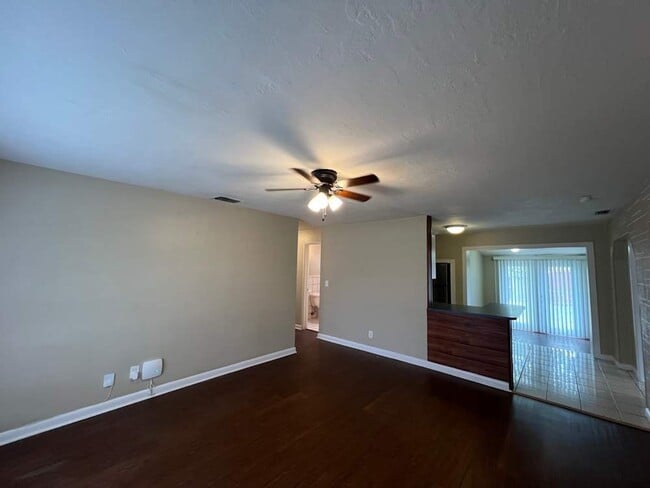 Foto del edificio - 3702 SW 58th Terrace