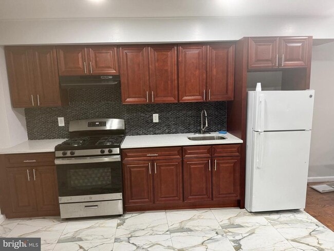 Foto del edificio - 810 McDowell Ave