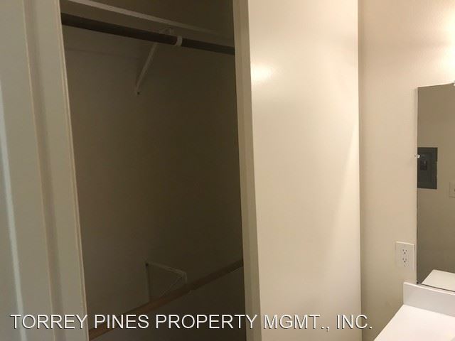 Building Photo - 810 3rd St