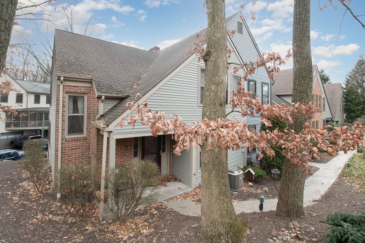 Foto principal - 1101 Galway Ct