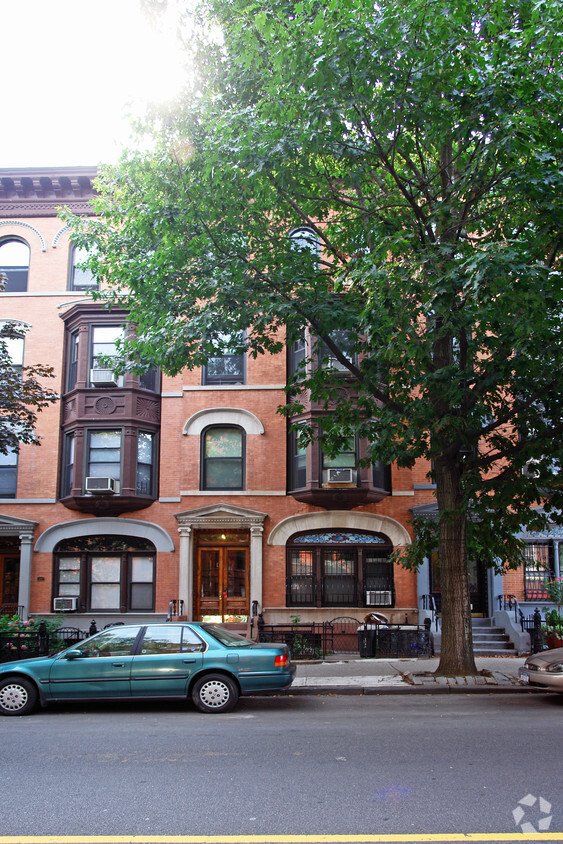 Building Photo - 359 6th Ave