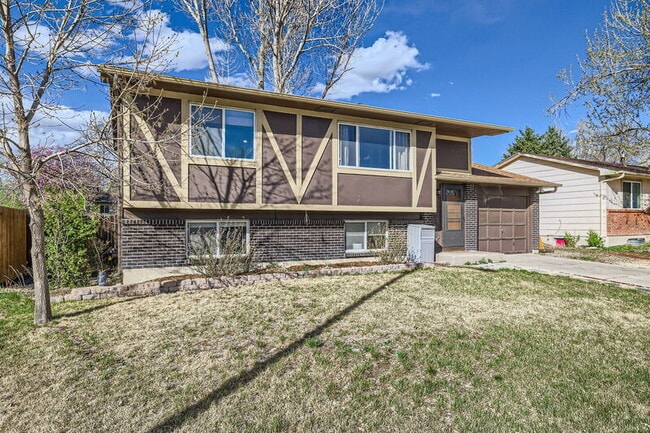 Building Photo - 3830 Pearl Dr