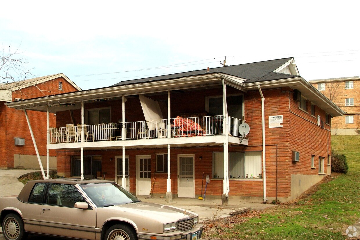 Building Photo - 2695 Lafeuille Ave